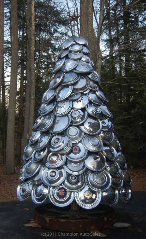Hubcap Christmas Tree - photo by Champion Auto Sales